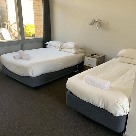 Hopetoun Community Hotel Motel Exterior photo
